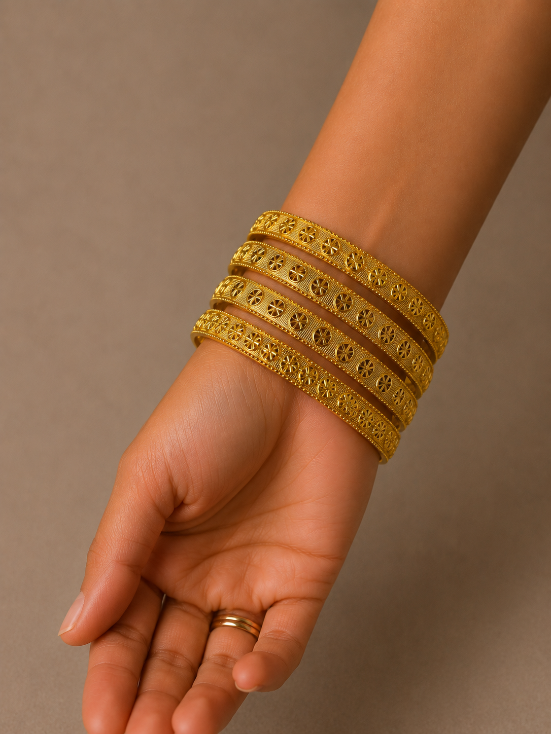 2.8 Gold Bangle Set 4 Bangles
